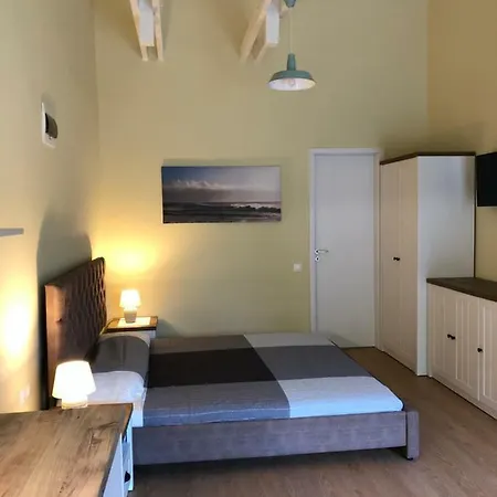 Apartamento White Crow House
