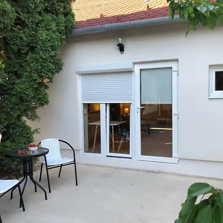 דירה White Crow House *