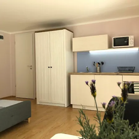 Apartamento White Crow House