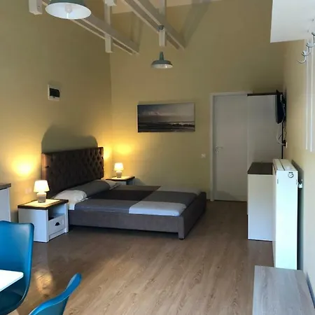 Apartamento White Crow House