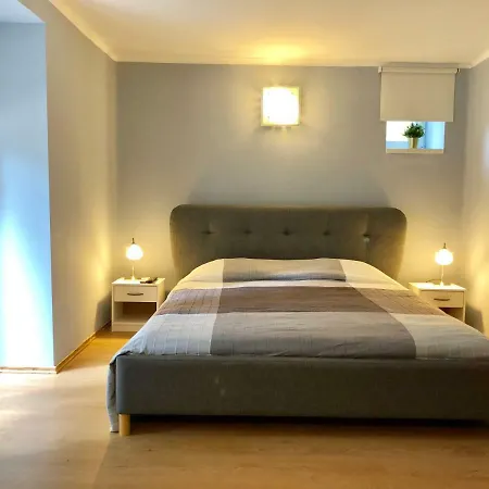 White Crow House Apartman *