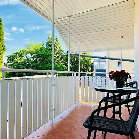 Lägenhet White Crow House *